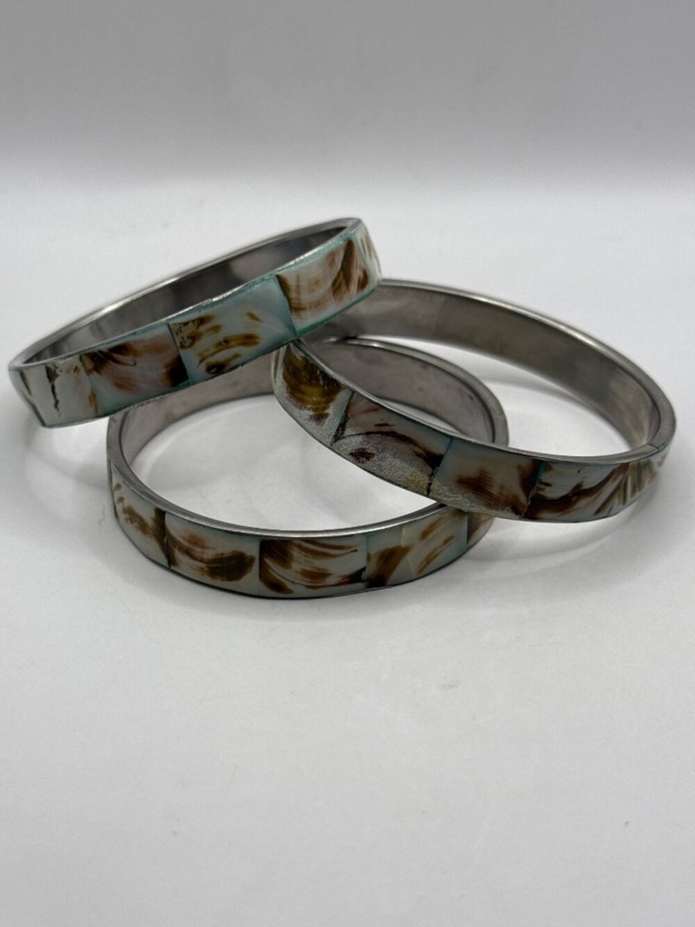 Vtg 70s Boho Shell Inlay Bangle Bracelet Set Stack Mother of Pearl Neutral Weste